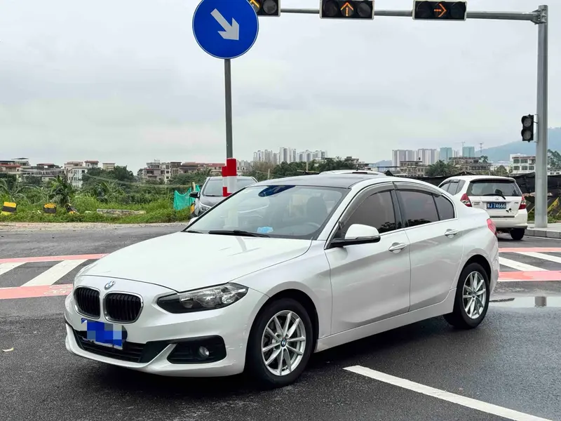 BMW 1 Series 2018 118i Fashion Model
