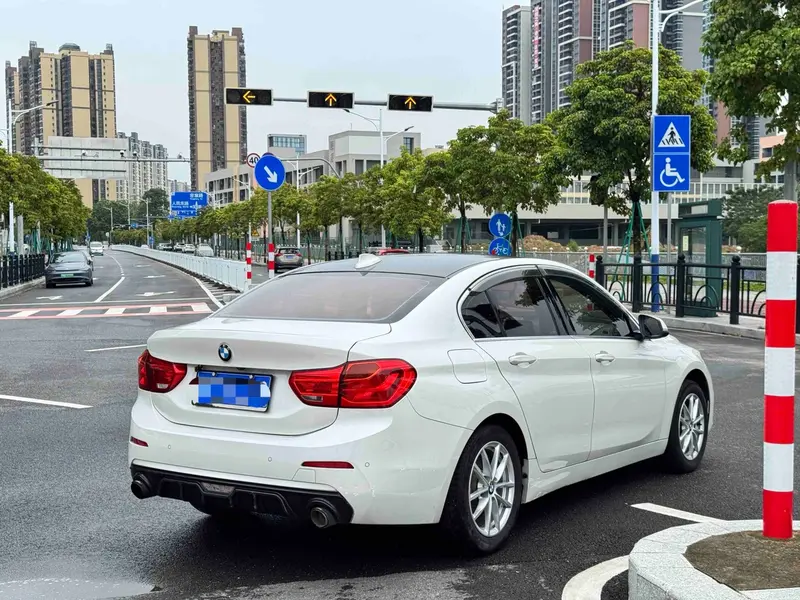 BMW 1 Series 2018 118i Fashion Model