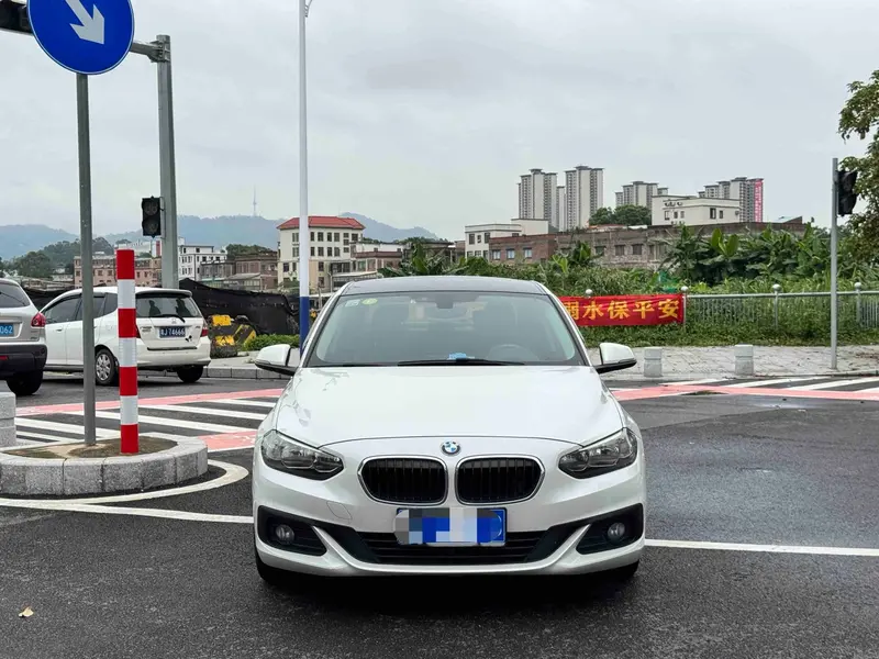 BMW 1 Series 2018 118i Fashion Model