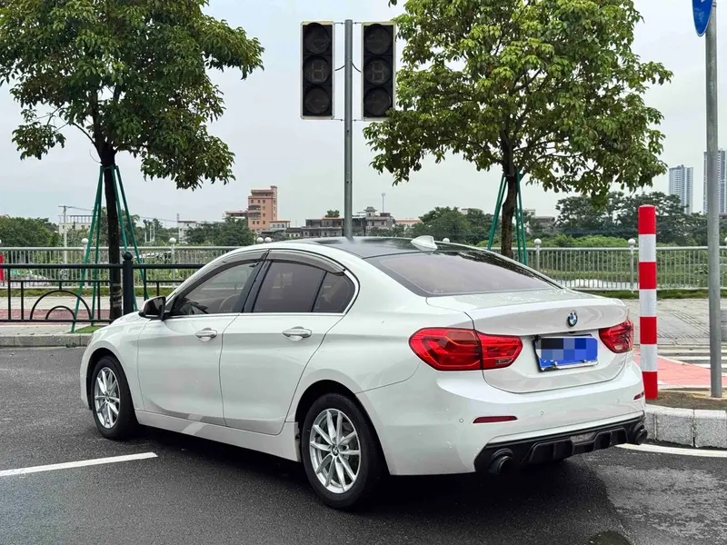 BMW 1 Series 2018 118i Fashion Model
