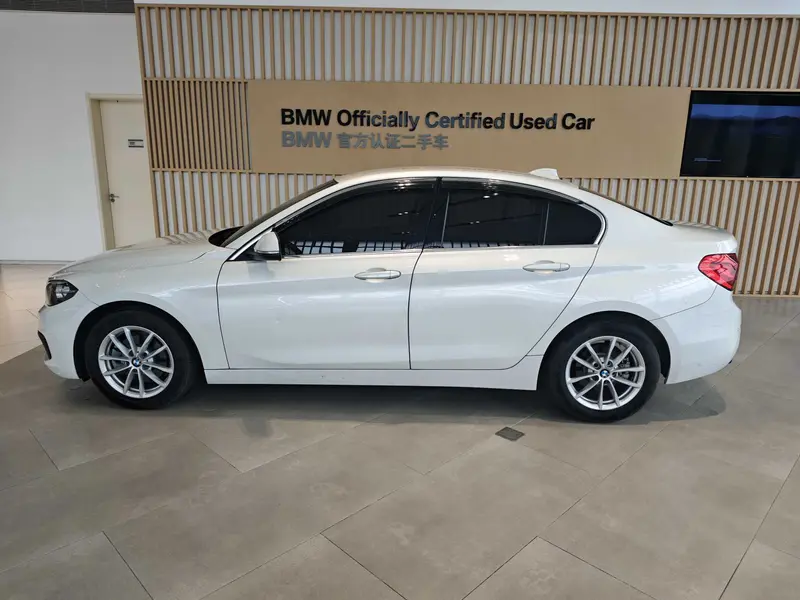 BMW 1 Series 2017 118i Fashion Model