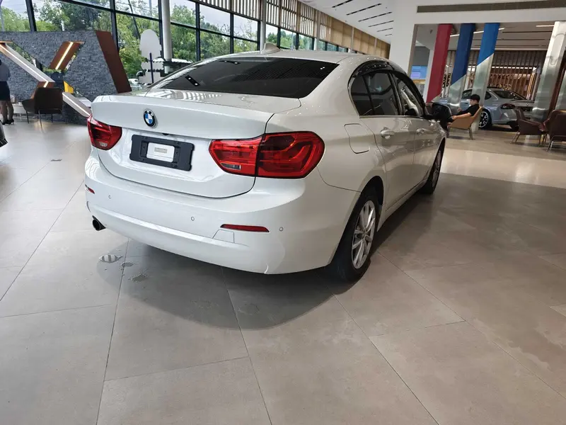 BMW 1 Series 2017 118i Fashion Model