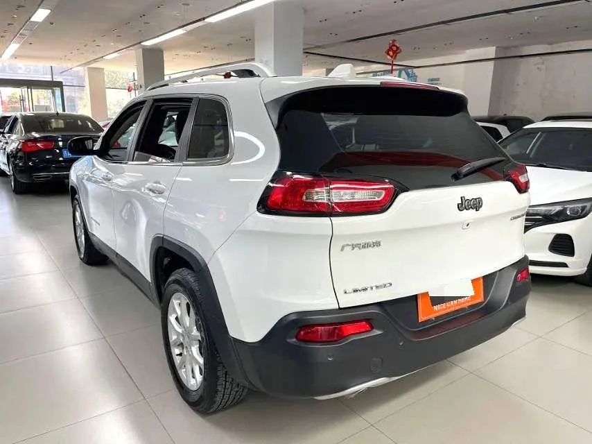 Jeep Cherokee 2019 2.0L 2WD China V