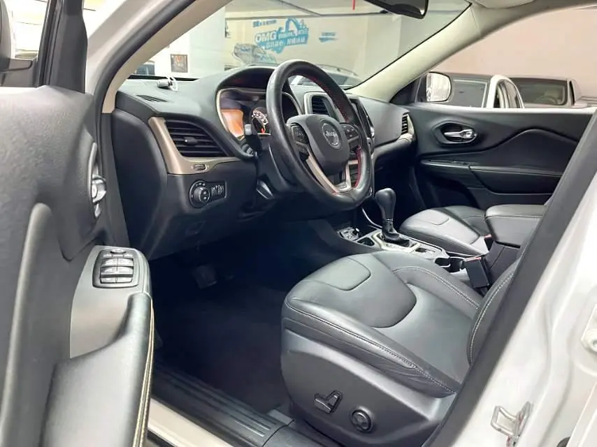Jeep Cherokee 2019 2.0L 2WD China V