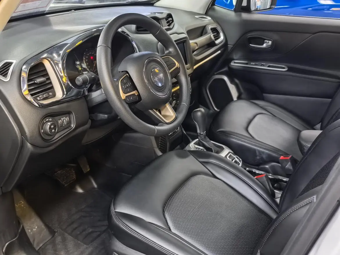 Jeep Renegade 2018 Connected Da 180TS Auto High Performance