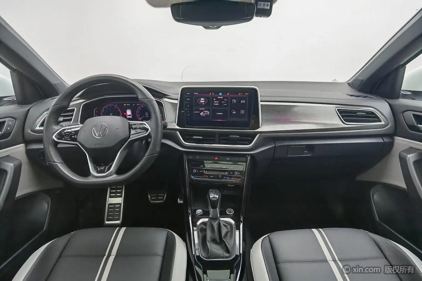 Volkswagen T-Roc 2023 300TSI DSG