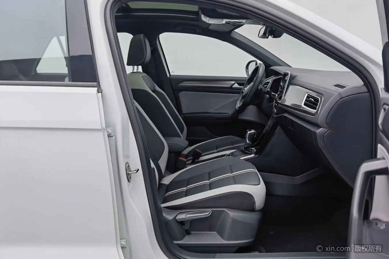 Volkswagen T-Roc 2023 300TSI DSG