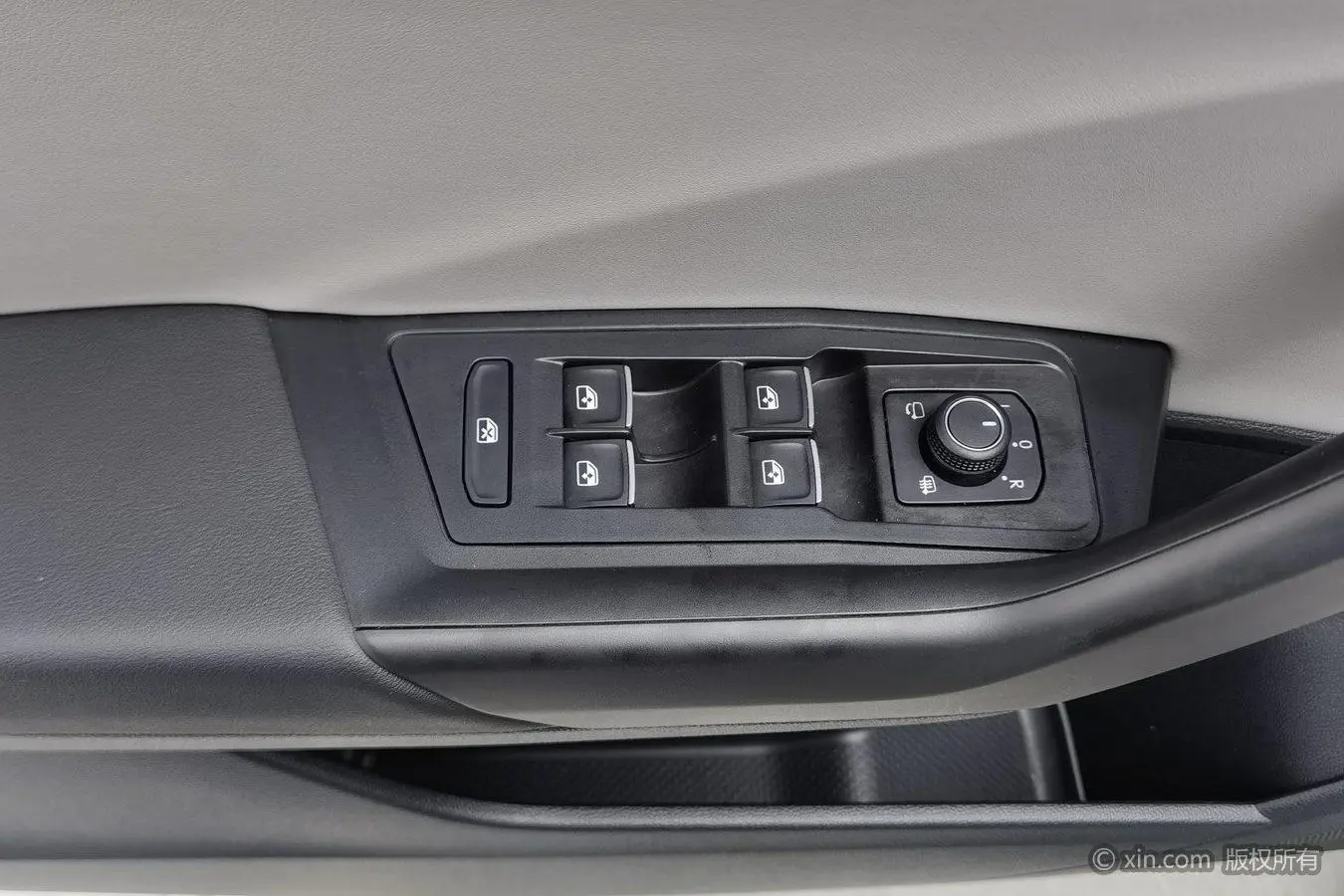 Volkswagen T-Roc 2023 300TSI DSG