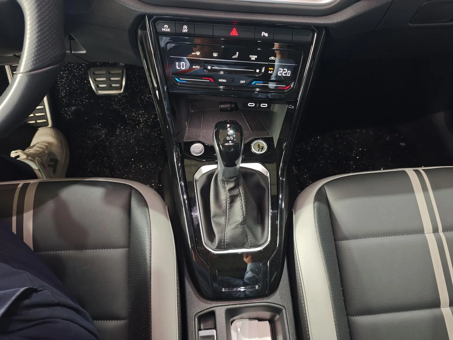 Volkswagen T-Roc 2023 300TSI DSG