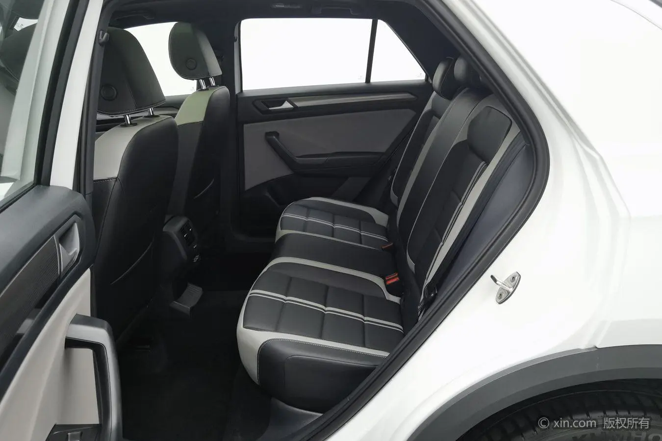 Volkswagen T-Roc 2023 300TSI DSG