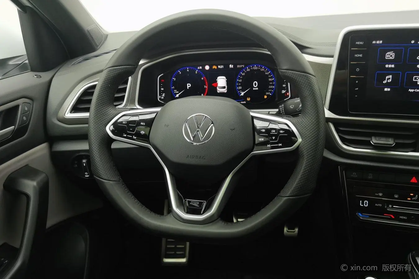 Volkswagen T-Roc 2023 300TSI DSG
