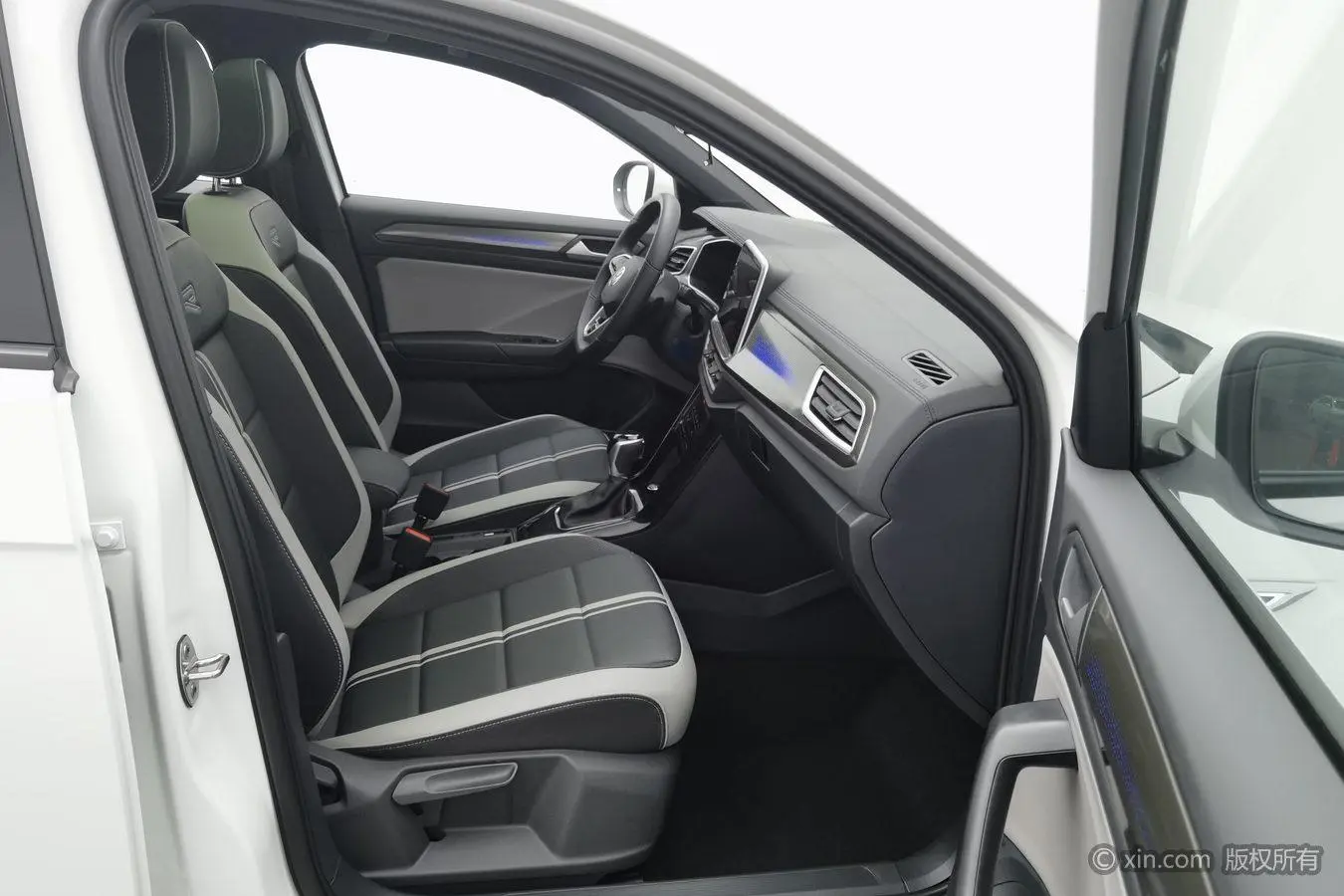 Volkswagen T-Roc 2023 300TSI DSG