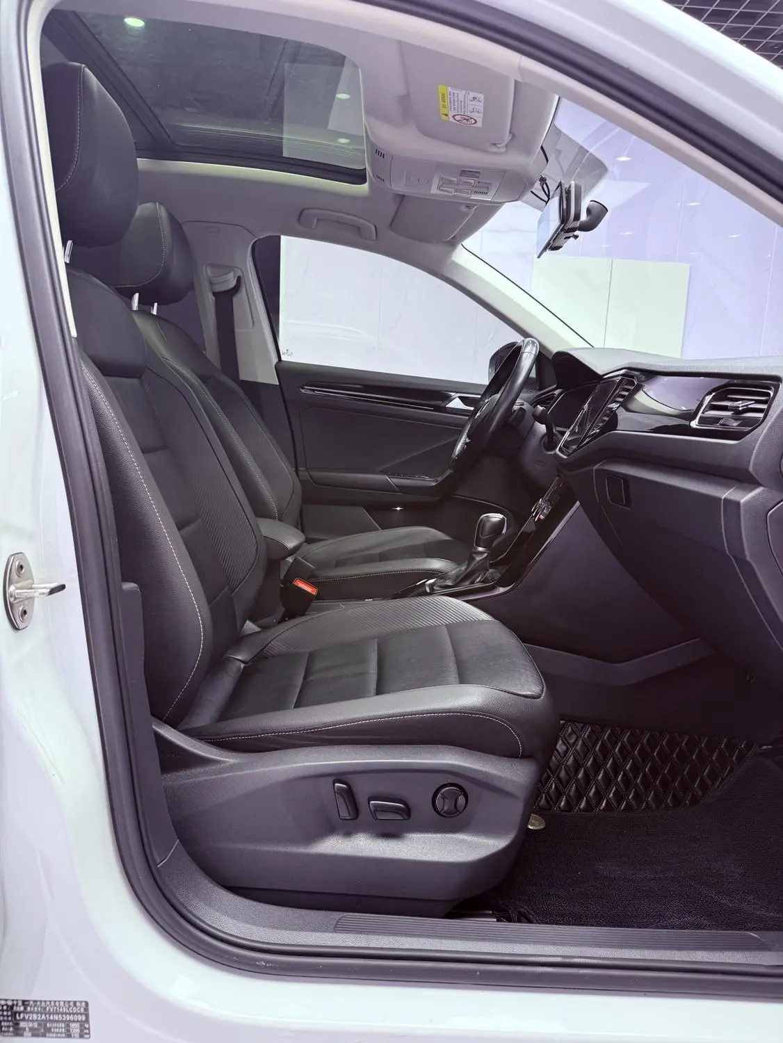 Volkswagen T-Roc 2022 280TSI DSG 2WD PLUS