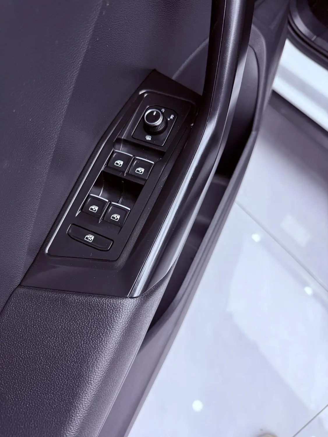 Volkswagen T-Roc 2022 280TSI DSG 2WD PLUS