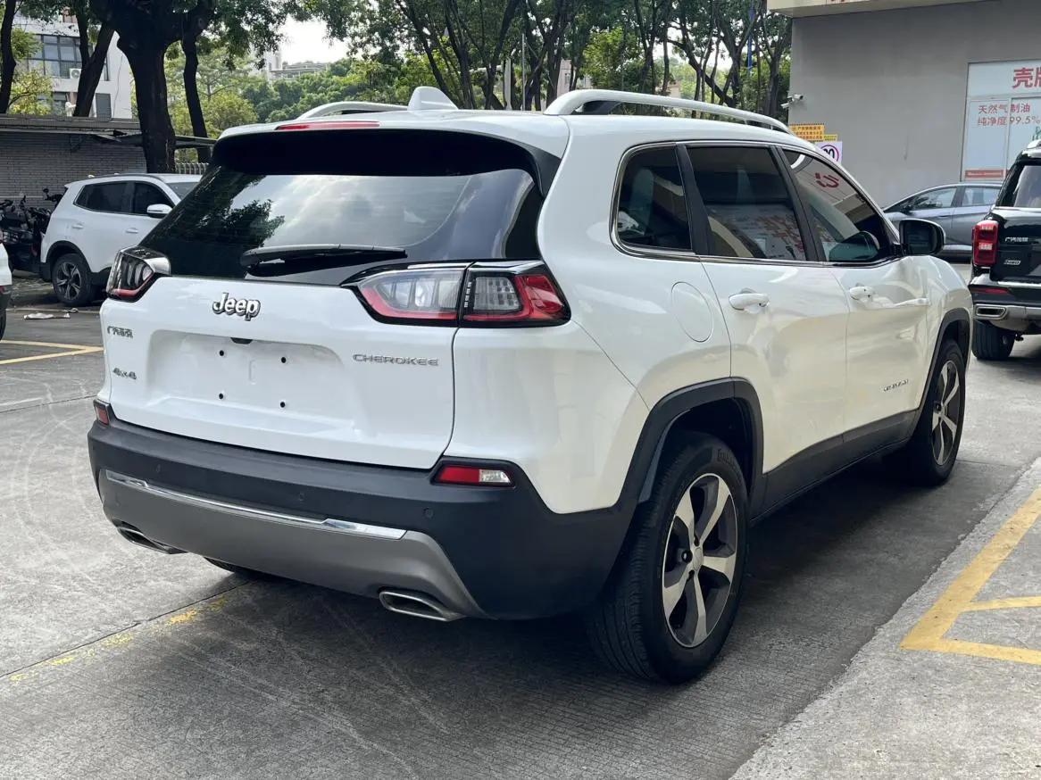 Jeep Cherokee 2019 2.0T 4WD China VI