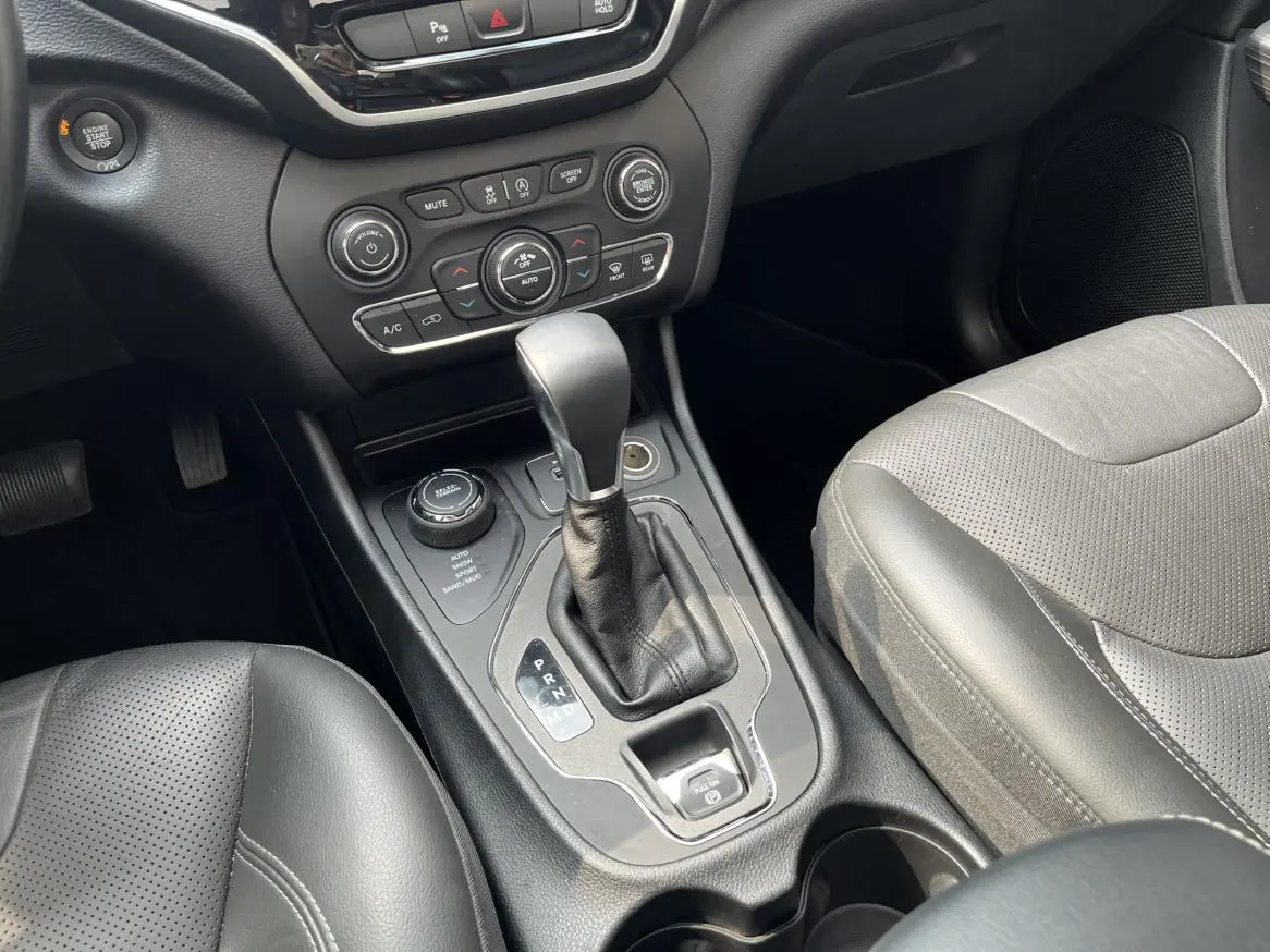 Jeep Cherokee 2019 2.0T 4WD China VI