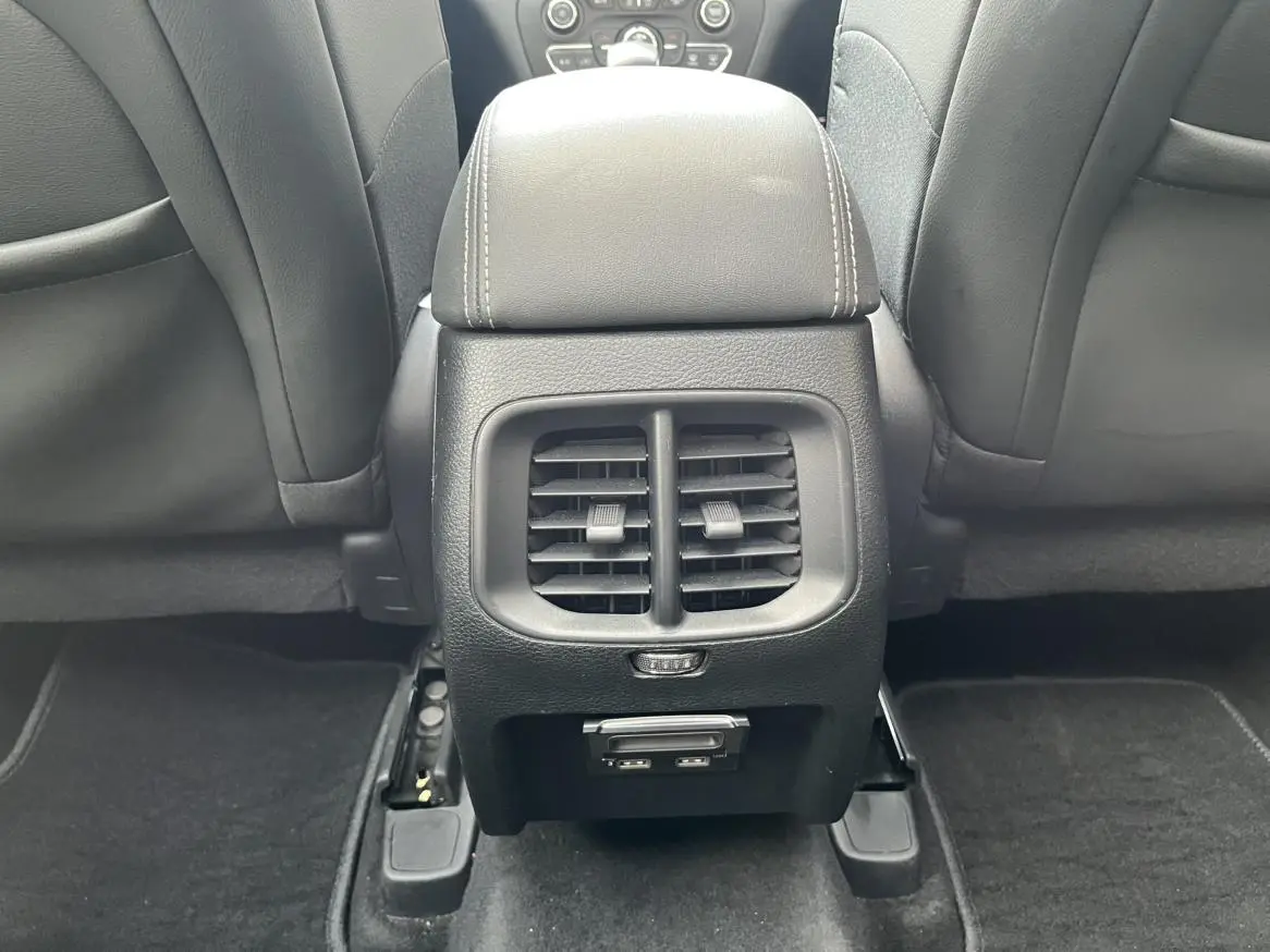 Jeep Cherokee 2019 2.0T 4WD China VI