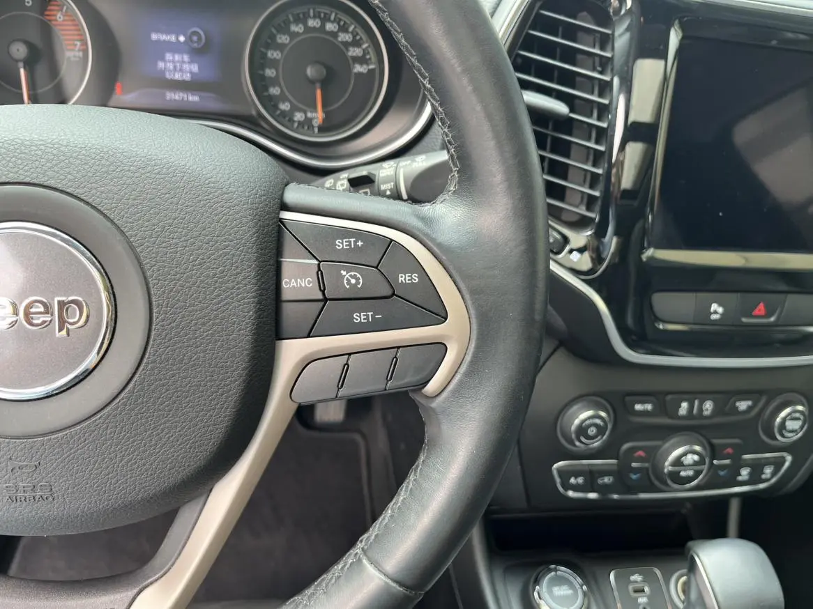 Jeep Cherokee 2019 2.0T 4WD China VI