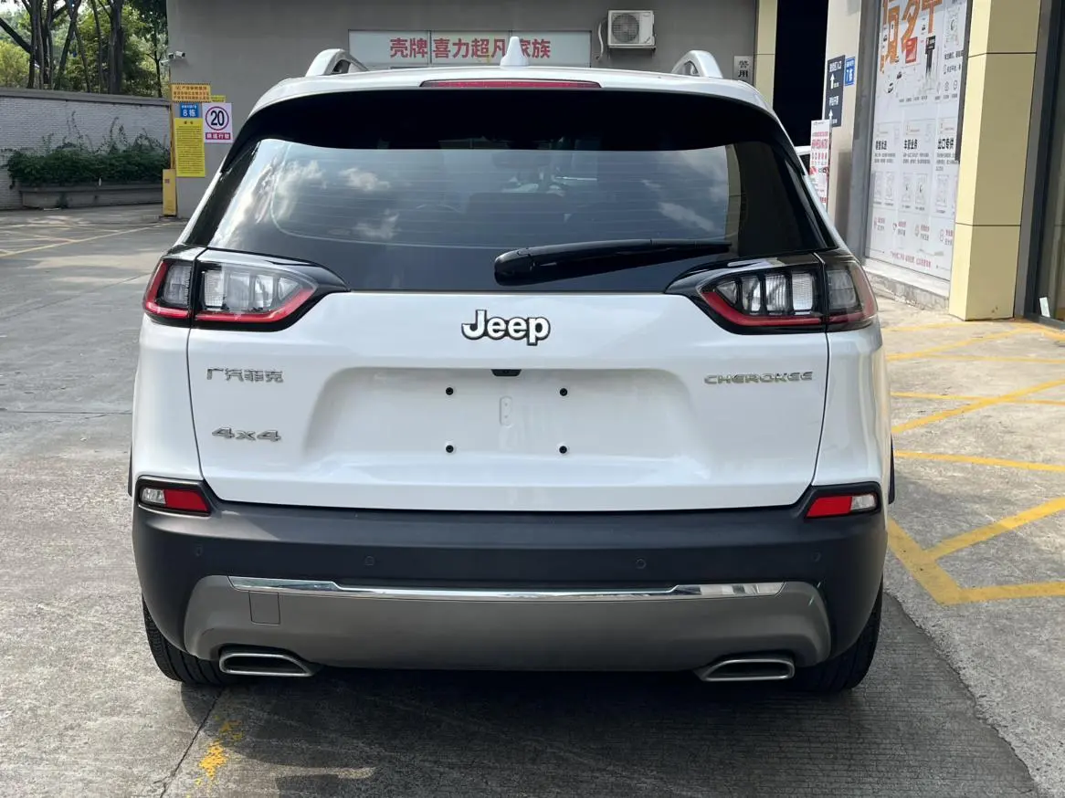 Jeep Cherokee 2019 2.0T 4WD China VI