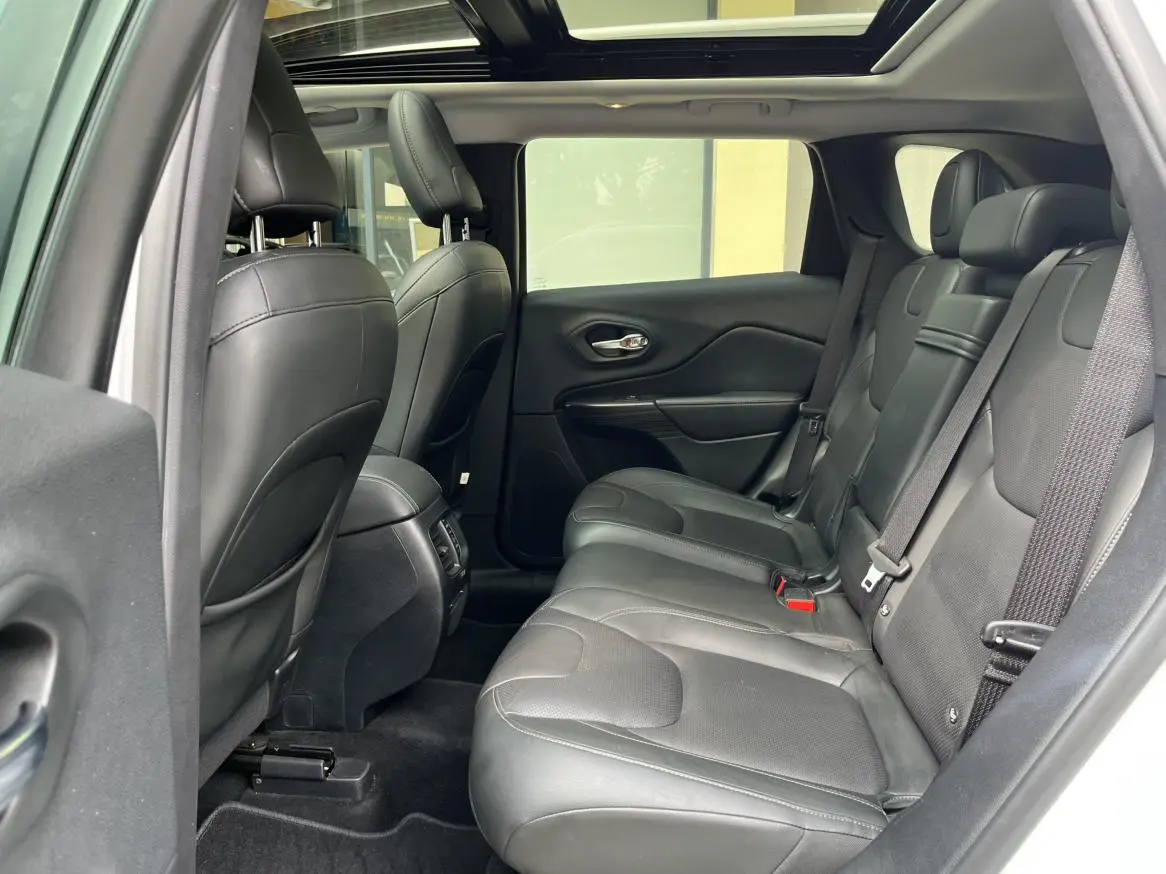 Jeep Cherokee 2019 2.0T 4WD China VI