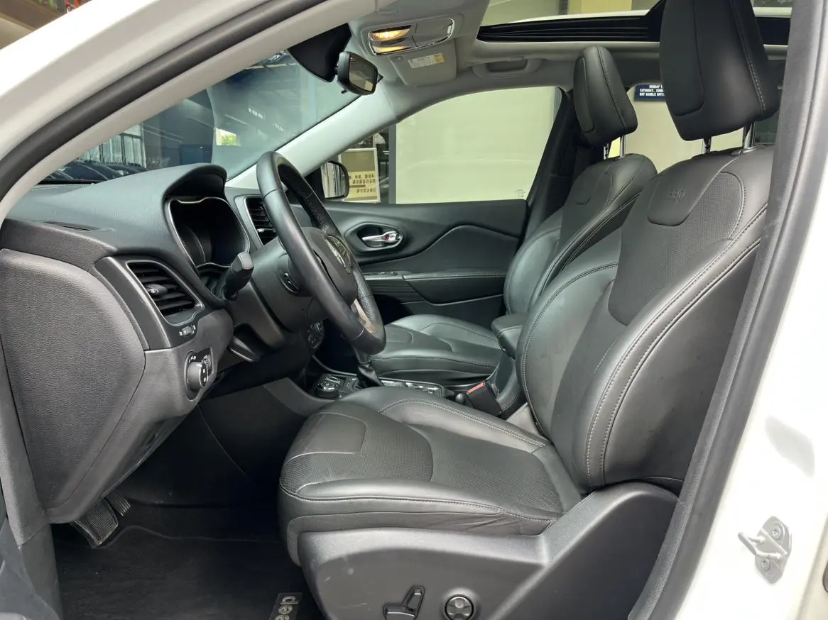 Jeep Cherokee 2019 2.0T 4WD China VI