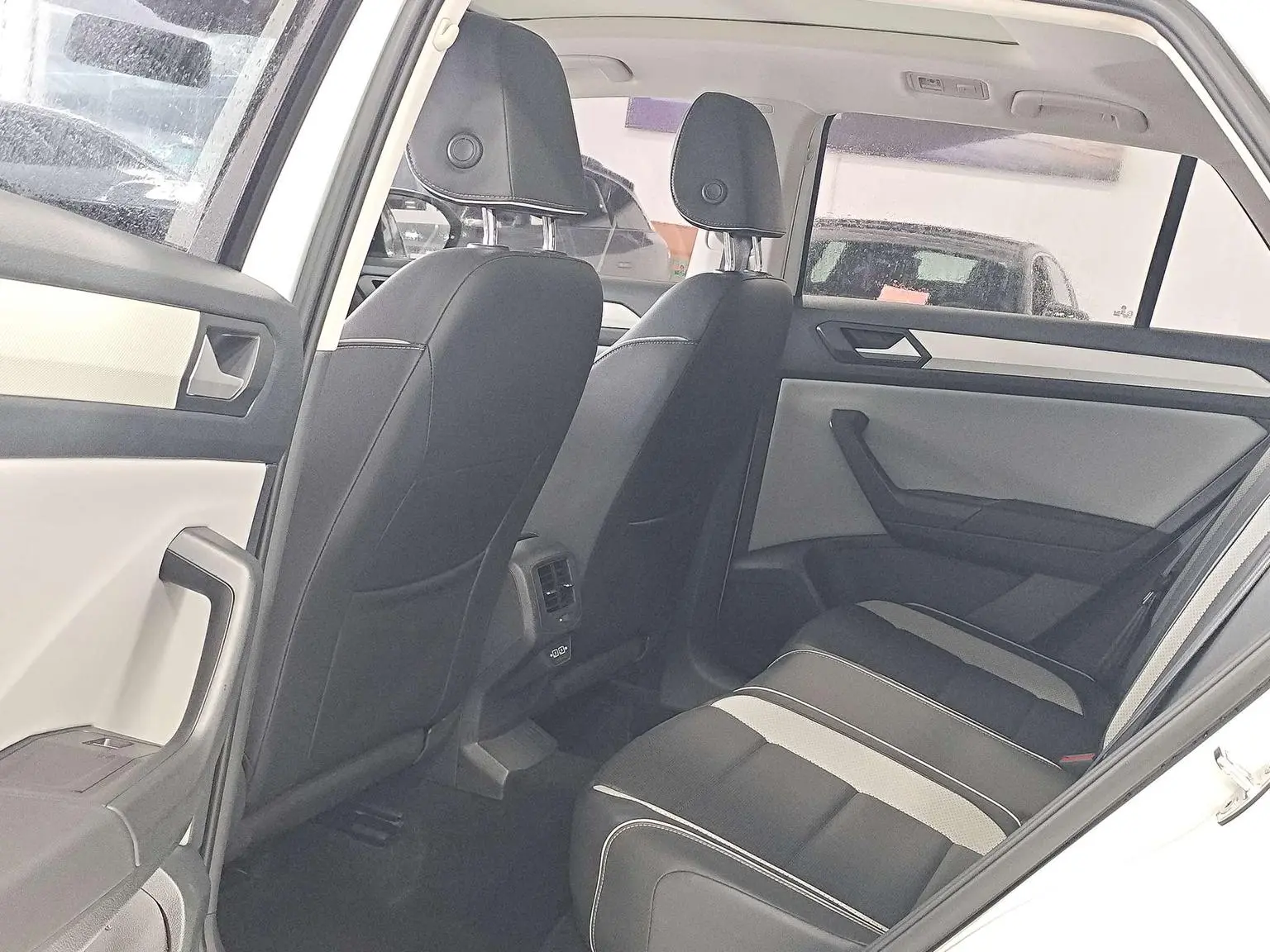 Volkswagen T-Roc 2023 280TSI DSG