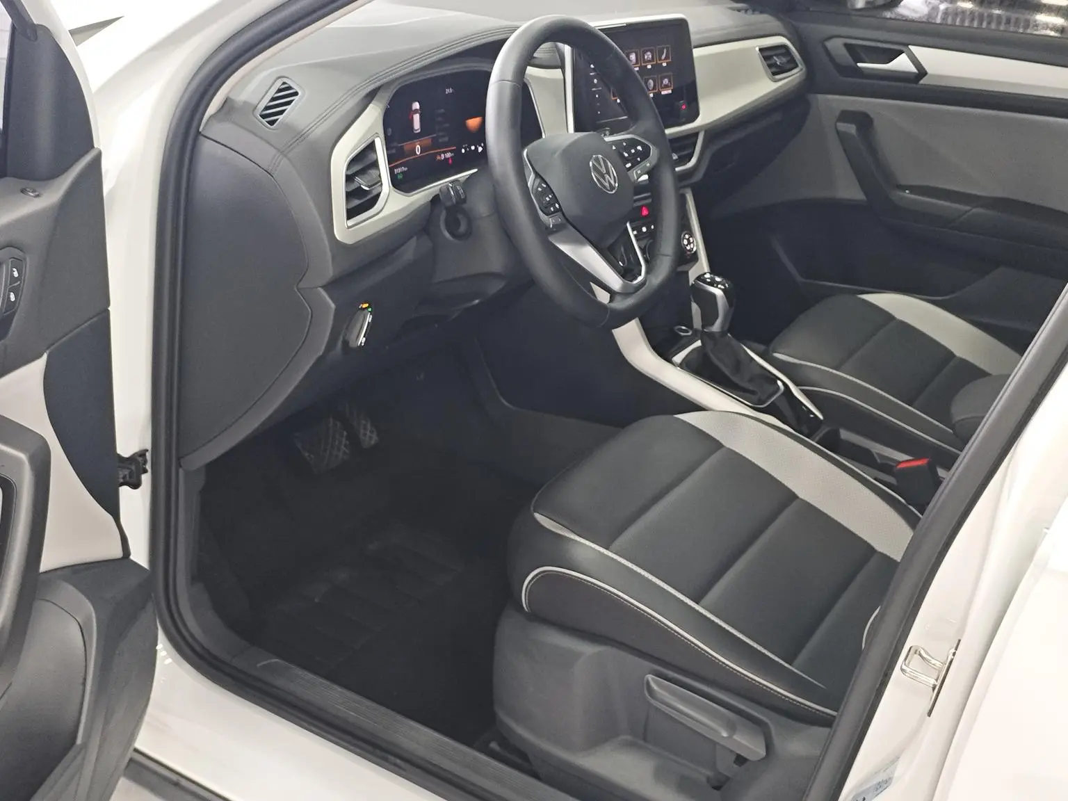 Volkswagen T-Roc 2023 280TSI DSG