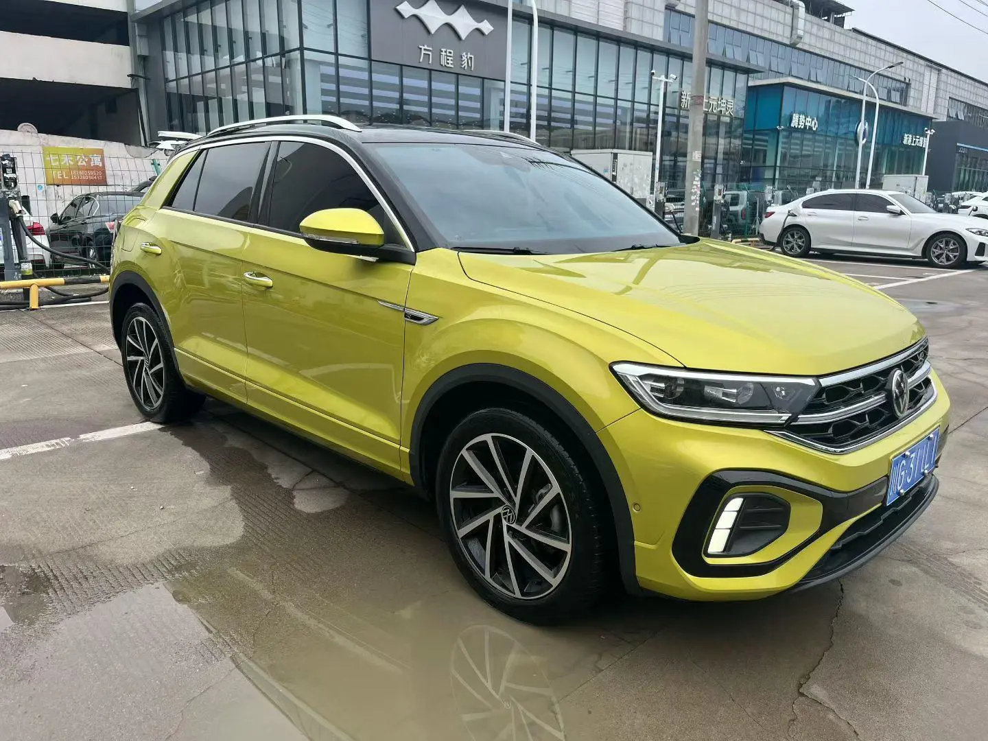 Volkswagen T-Roc 2023 300TSI DSG