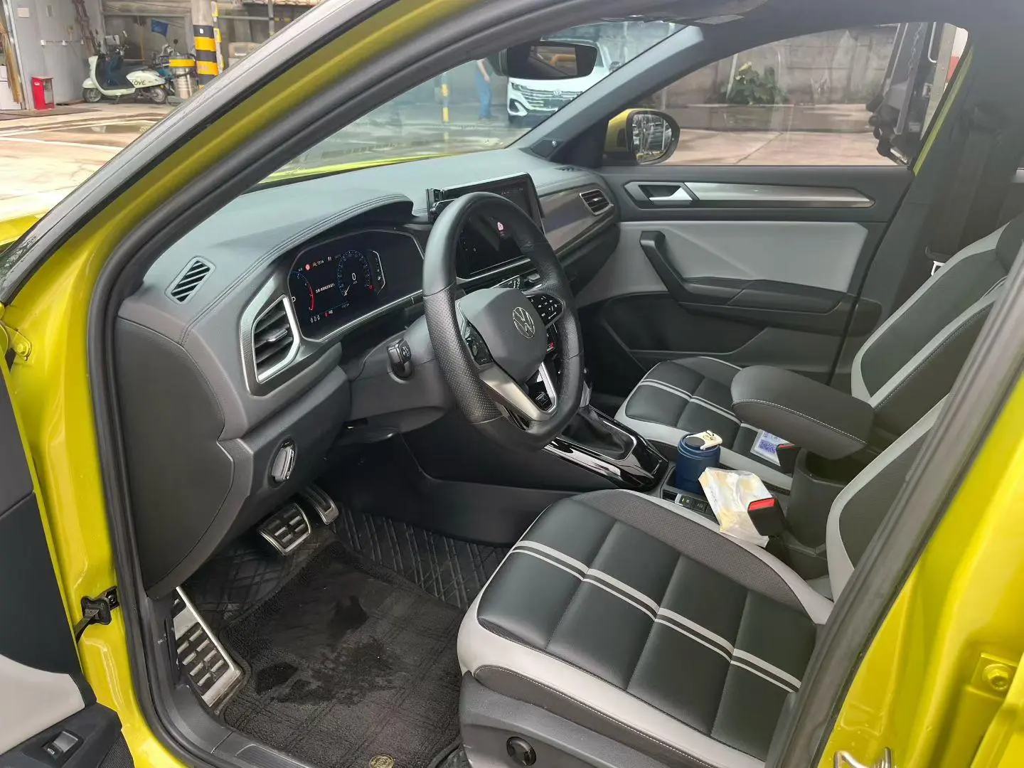 Volkswagen T-Roc 2023 300TSI DSG