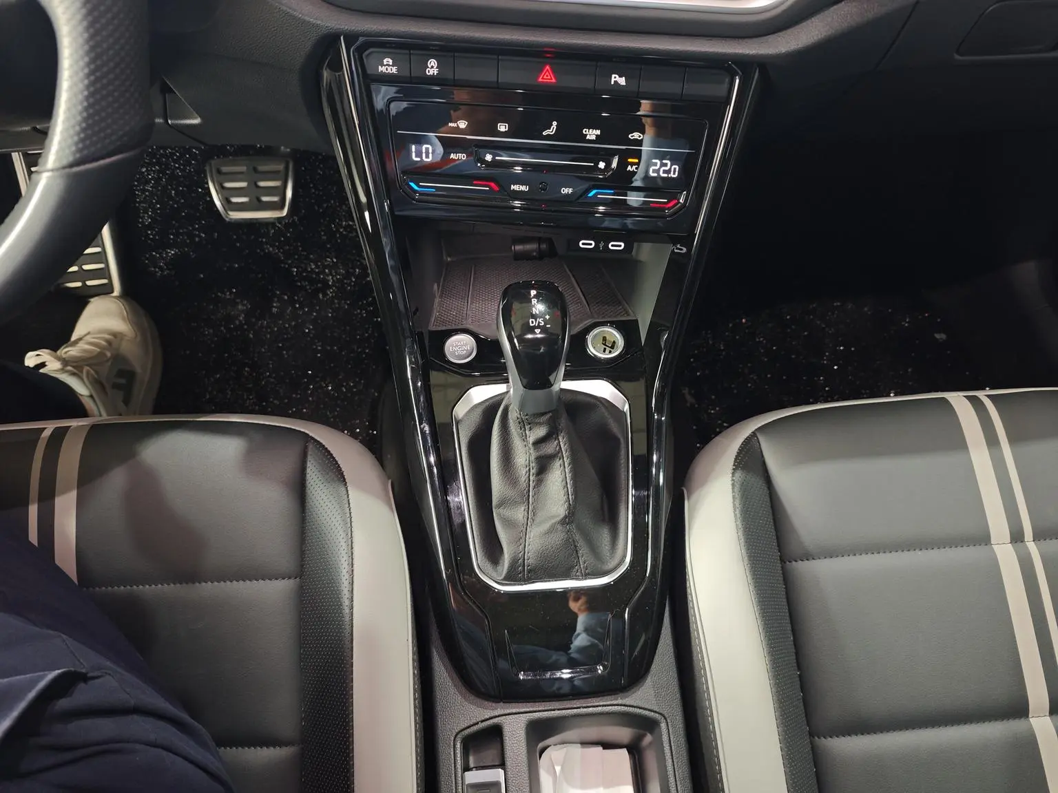 Volkswagen T-Roc 2023 300TSI DSG