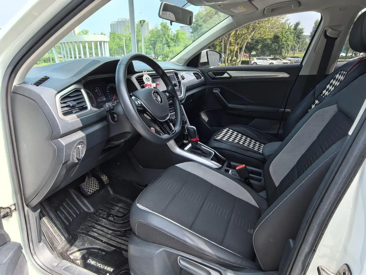 Volkswagen T-Roc 2020 230TSI DSG 2WD Progressive