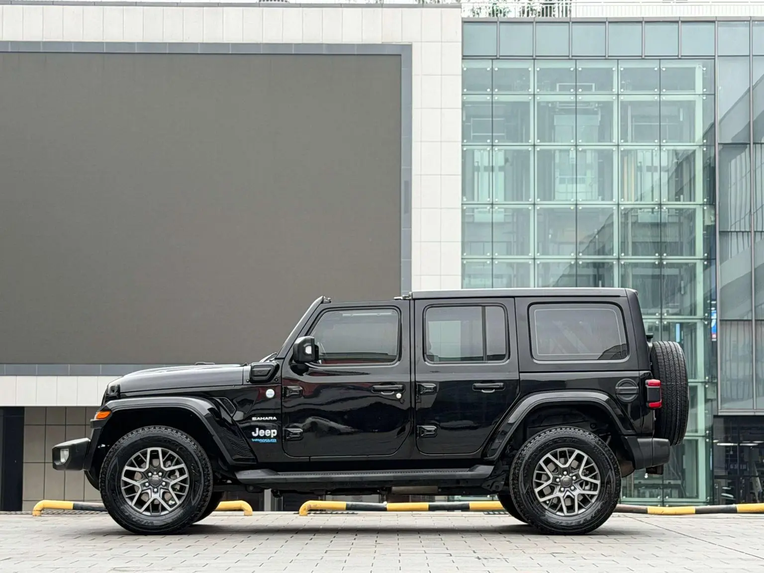 Jeep 2021 2.0T Sahara