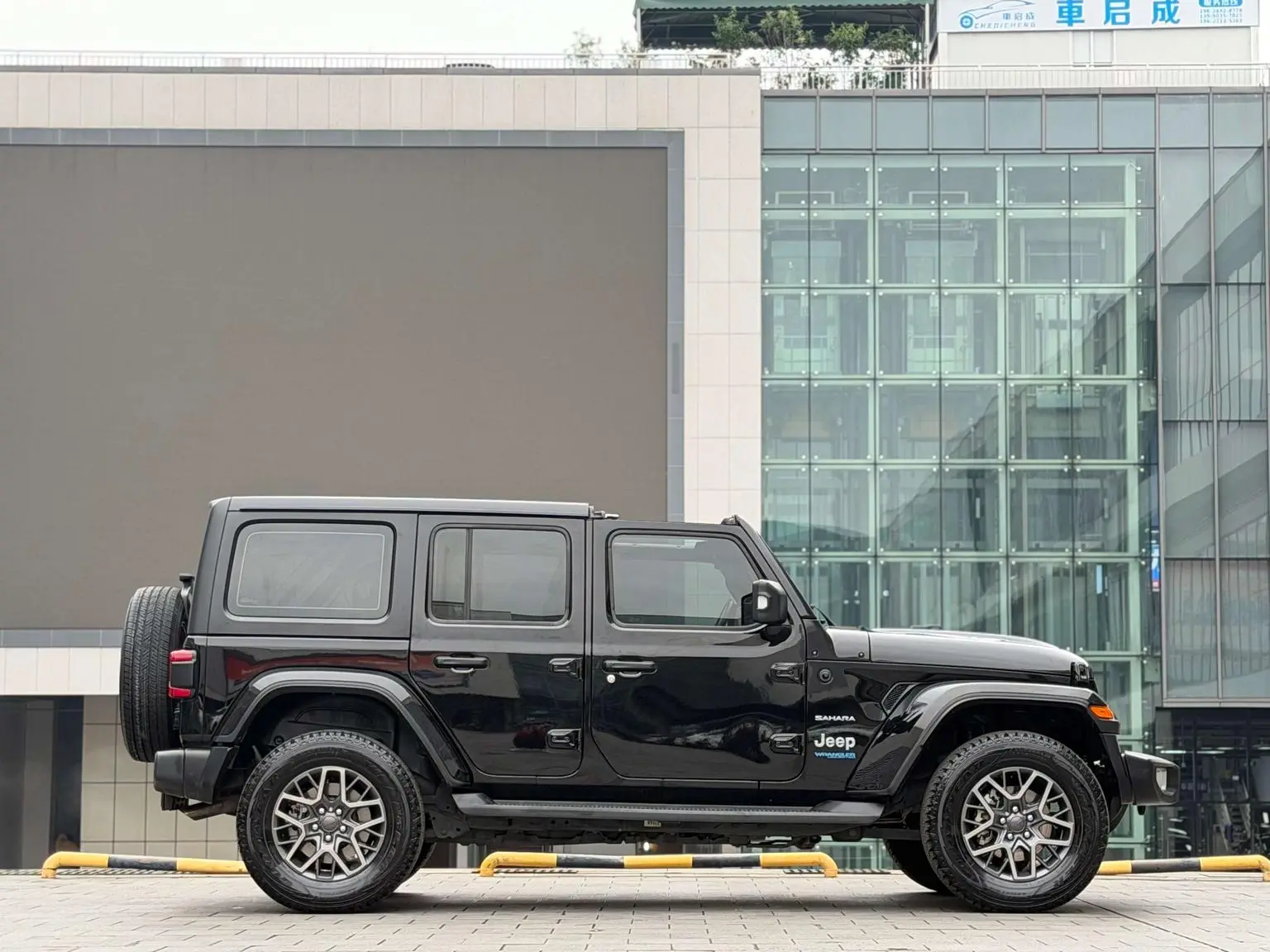Jeep 2021 2.0T Sahara