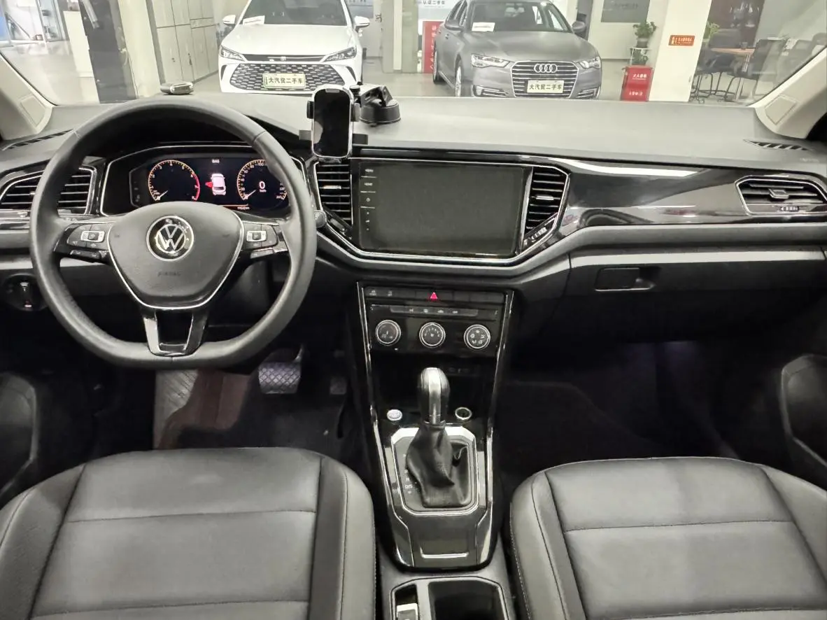 Volkswagen T-Roc 2021 280TSI DSG 2WD Luxury Connected
