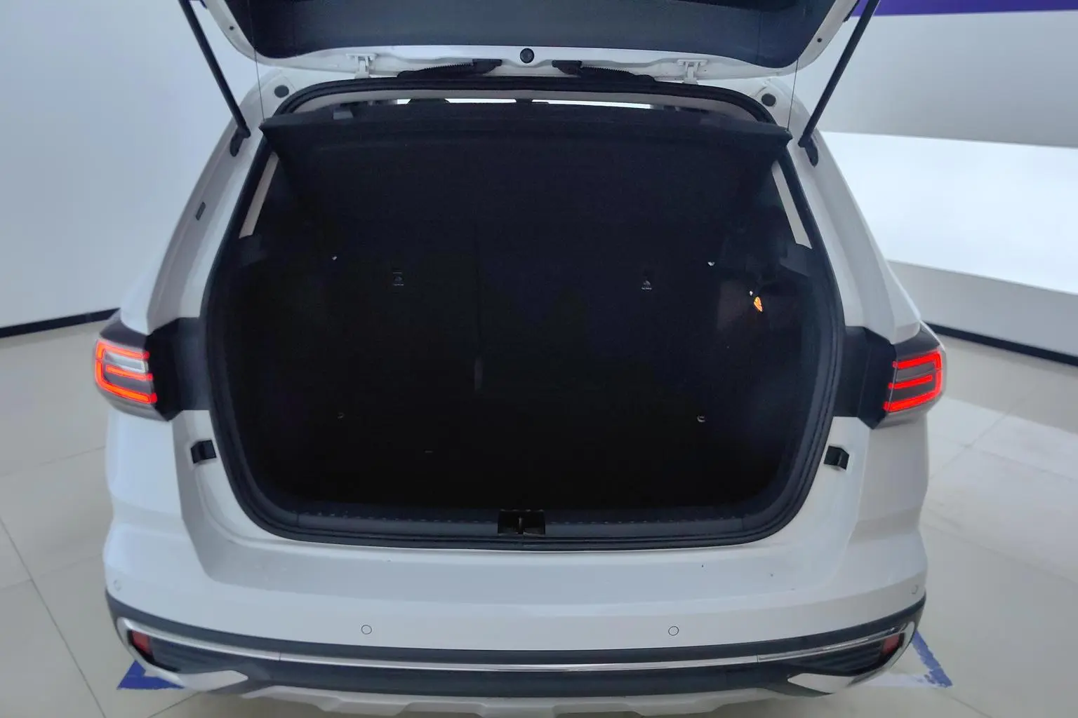 Volkswagen Tharu 2023 300TSI 2WD