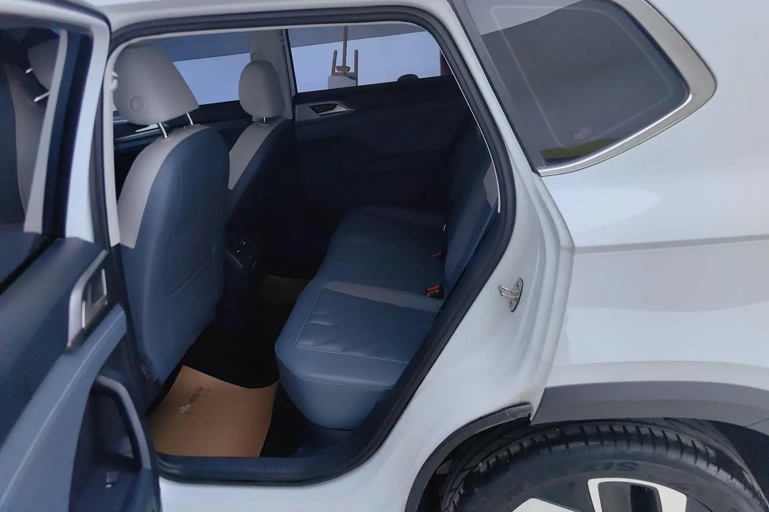 Volkswagen Tharu 2023 300TSI 2WD