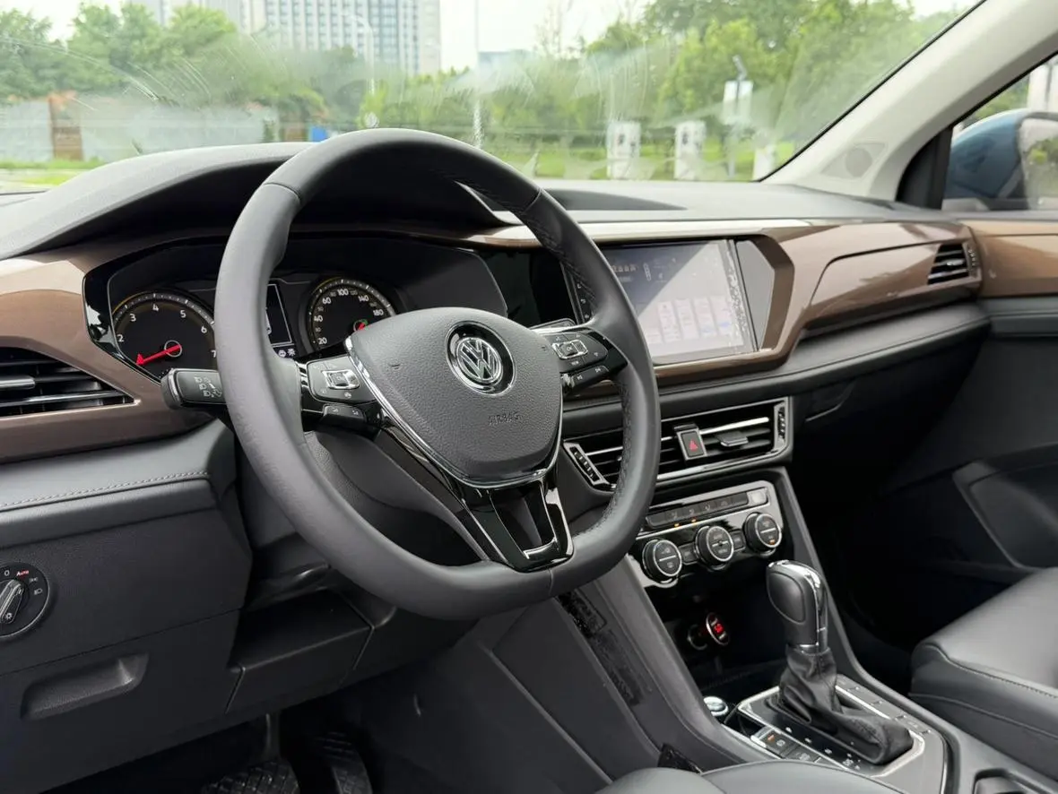 Volkswagen Tharu 2020 280TSI 2WD Comfort China VI