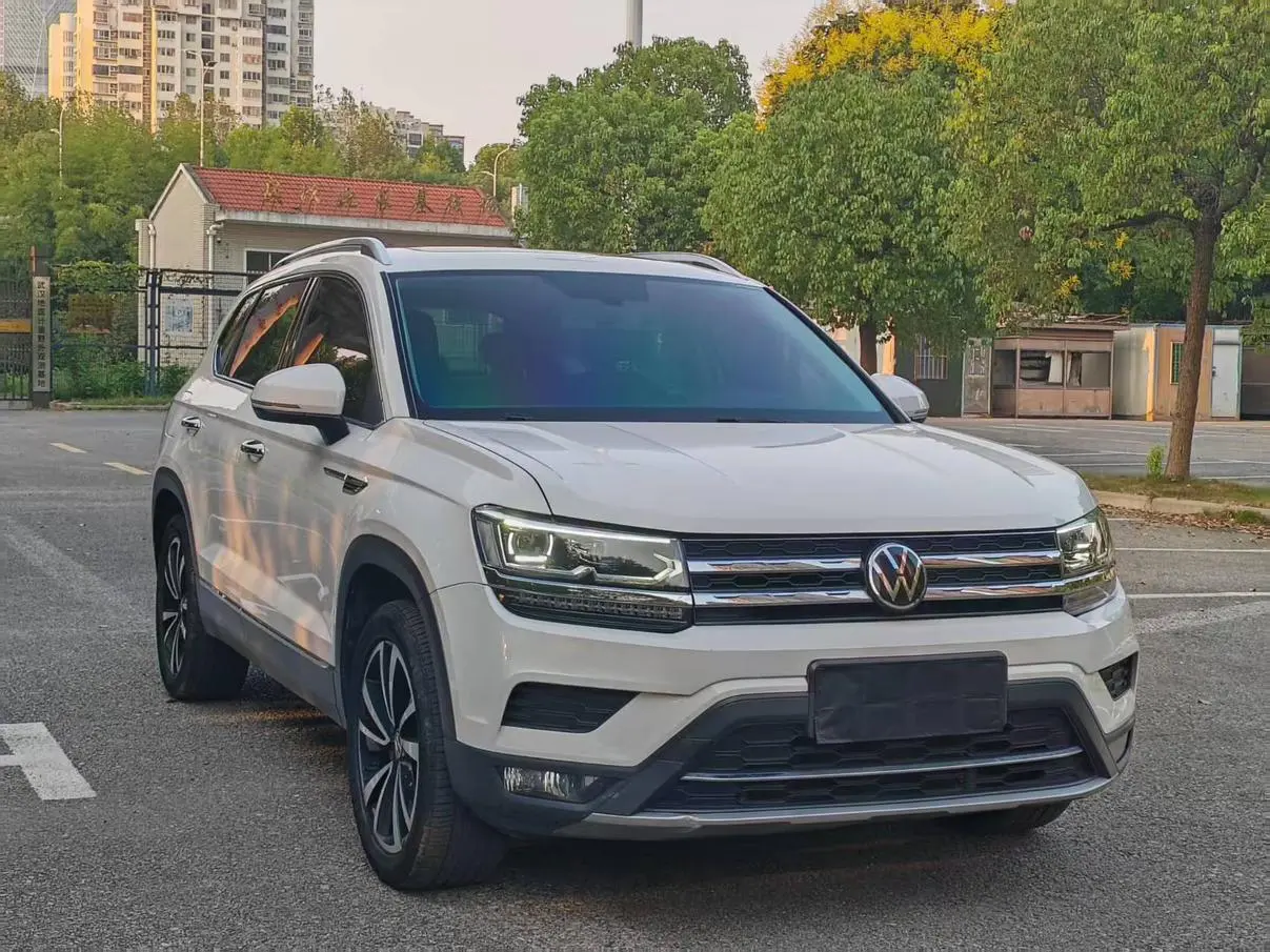 Volkswagen Tharu 2022 330TSI 4WD Luxury