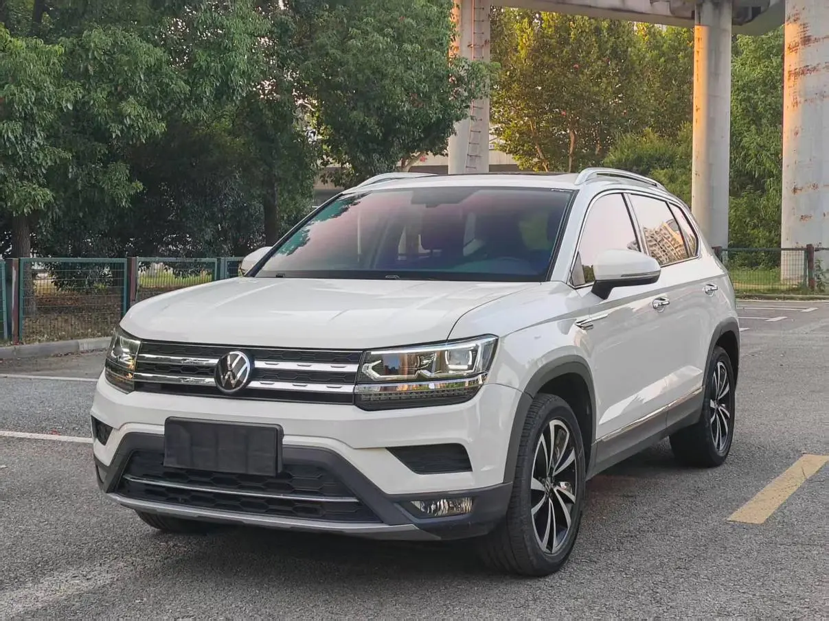 Volkswagen Tharu 2022 330TSI 4WD Luxury