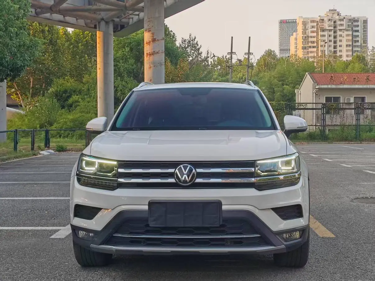 Volkswagen Tharu 2022 330TSI 4WD Luxury