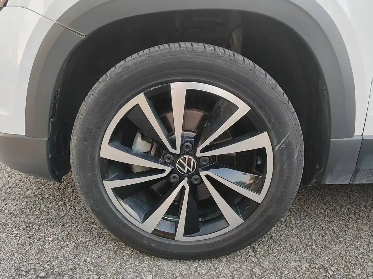 Volkswagen Tharu 2022 330TSI 4WD Luxury