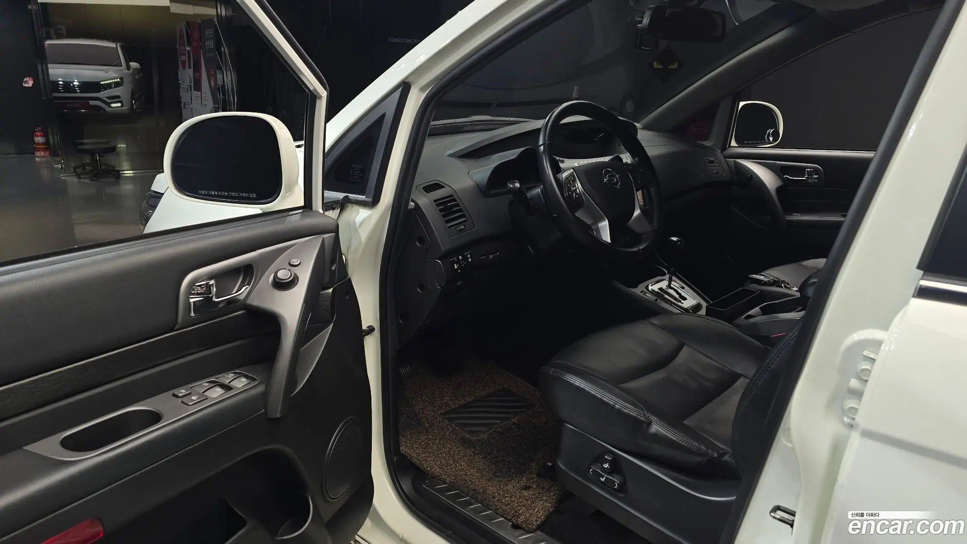 KG Mobility KORANDO 4WD Extreme Sport 9-Seater