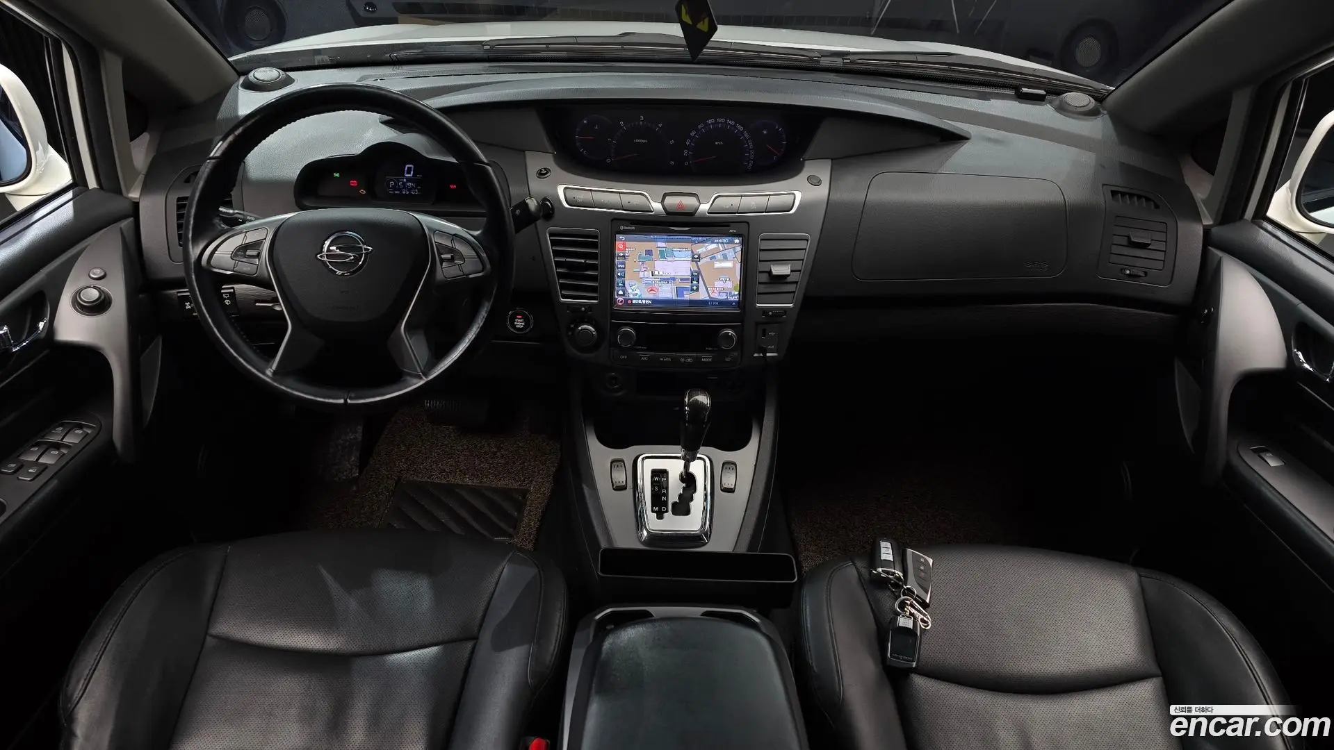 KG Mobility KORANDO 4WD Extreme Sport 9-Seater