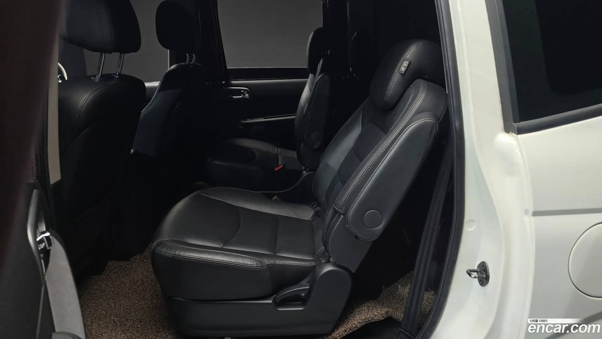 KG Mobility KORANDO 4WD Extreme Sport 9-Seater