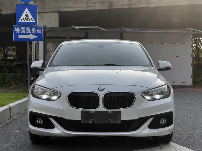 BMW 1 Series 2017 118i Fashion Model