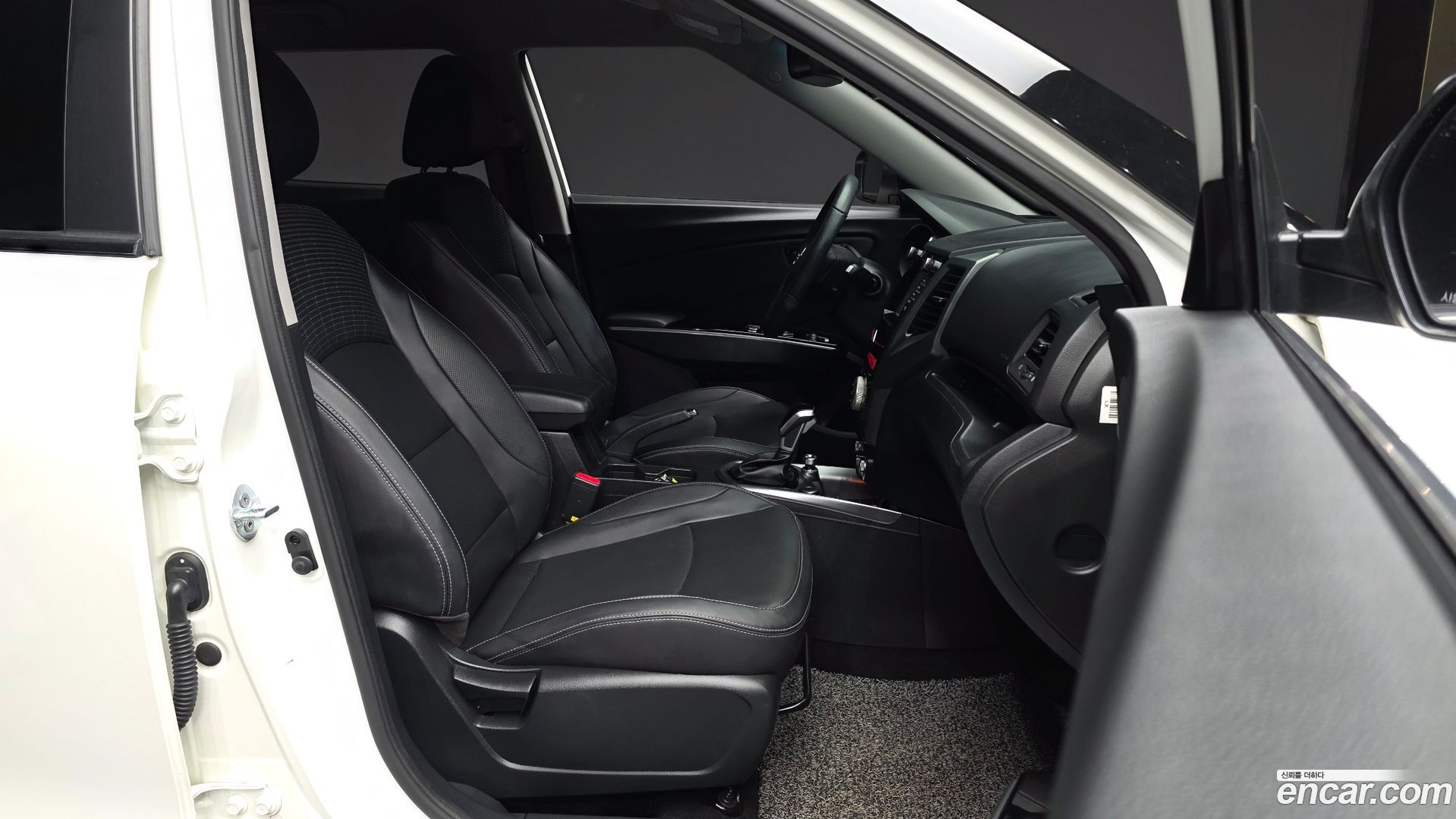 KG Mobility TIBOLI LX 2WD