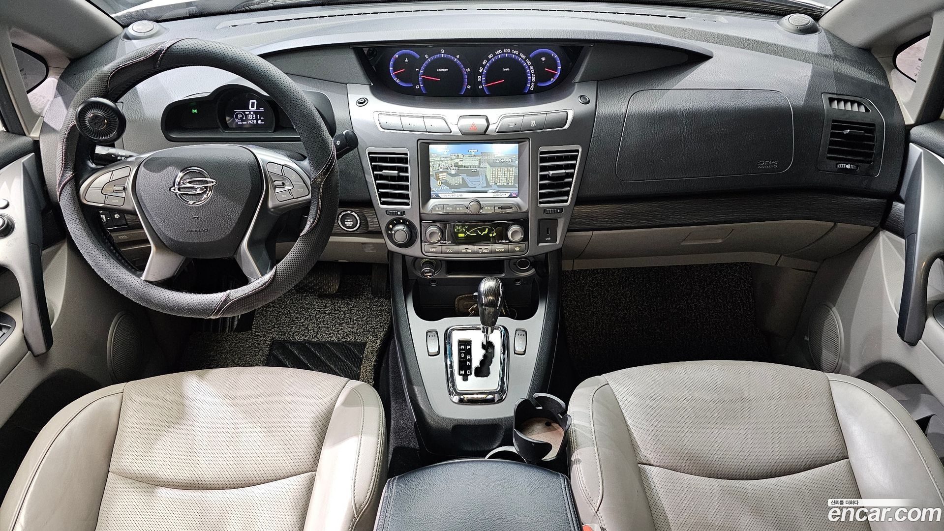 KG Mobility KORANDO 4WD Chateau 9-seater