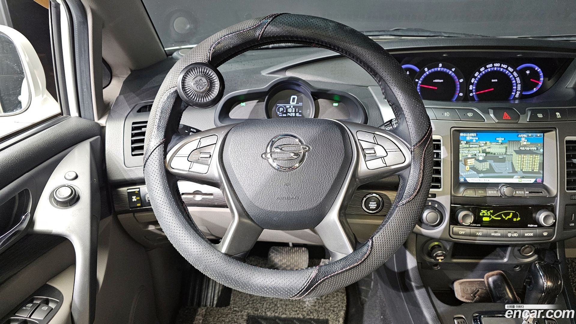 KG Mobility KORANDO 4WD Chateau 9-seater