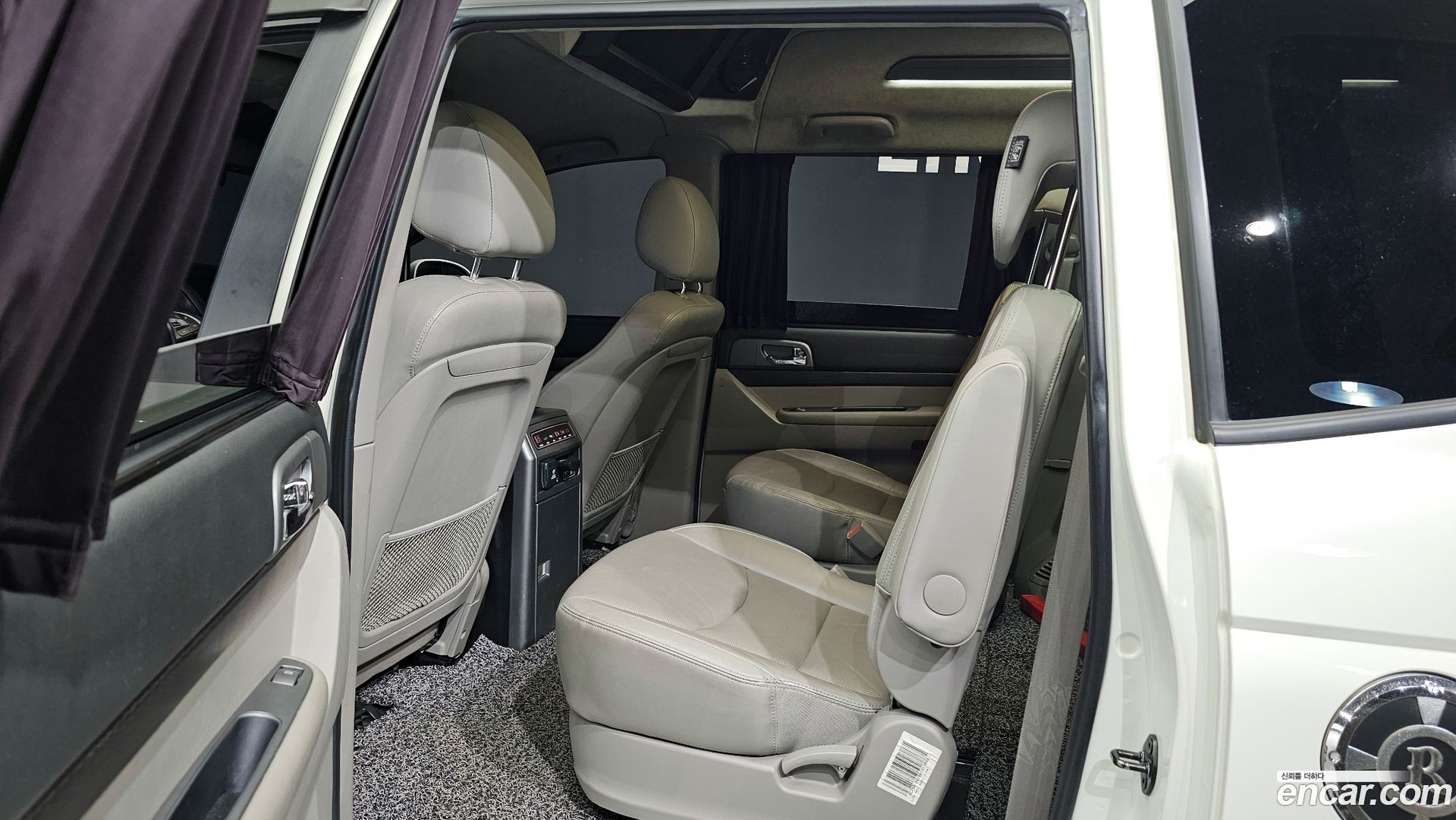 KG Mobility KORANDO 4WD Chateau 9-seater
