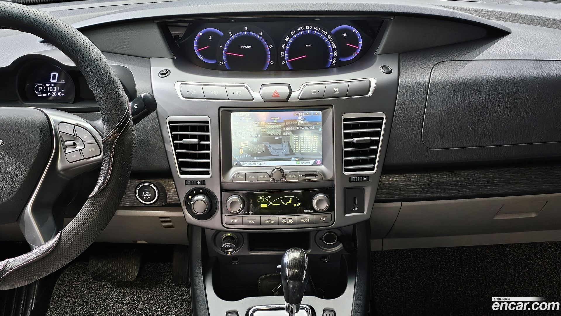 KG Mobility KORANDO 4WD Chateau 9-seater